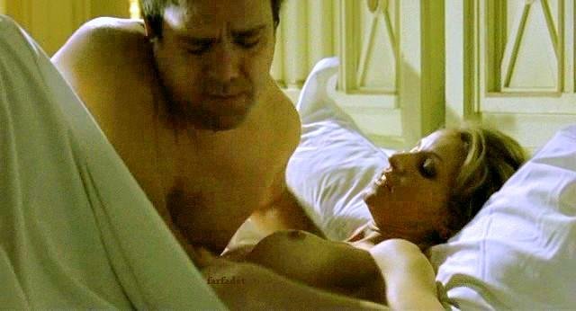 images-alexandra-lamy-nue-dans-vive-la-vie-topless-sein-softcore-2542-cb3e7.jpg