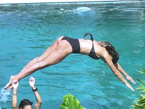 laurythilleman_20220811_STORIES_2902489445632021235_51_2895066498080876453.jpg