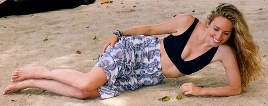 Cyrielle Hariel Sexy 2.JPG