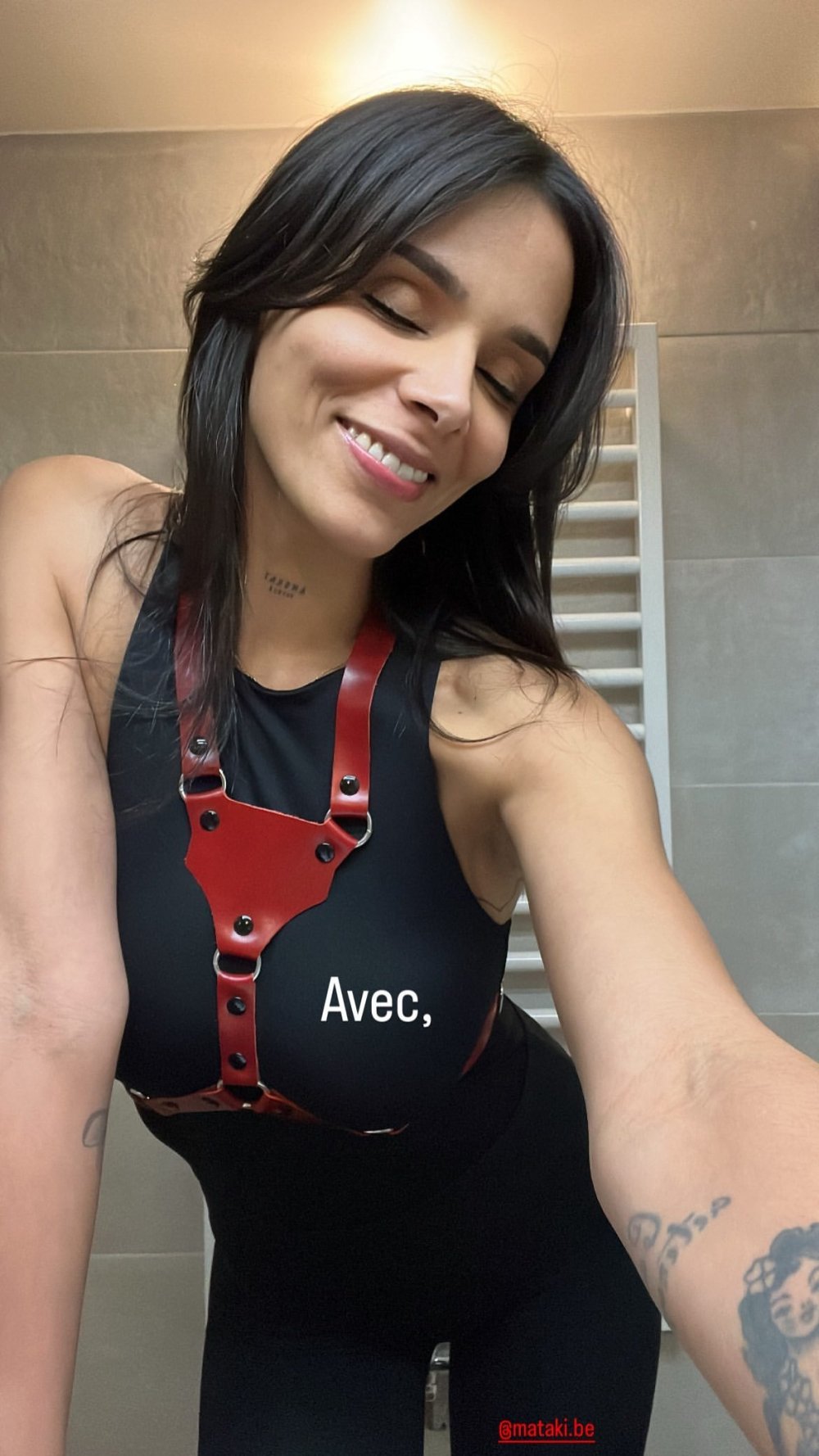 instashym_story_3067088742866617332_20049478.jpg