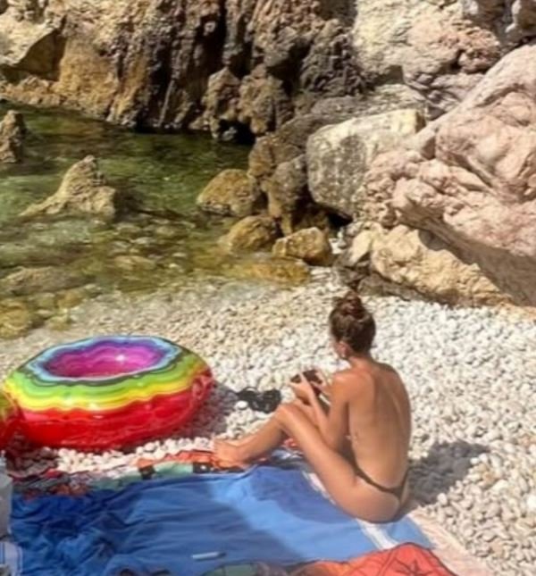 Fiona Deshayes Sexy 96 Petit.JPG