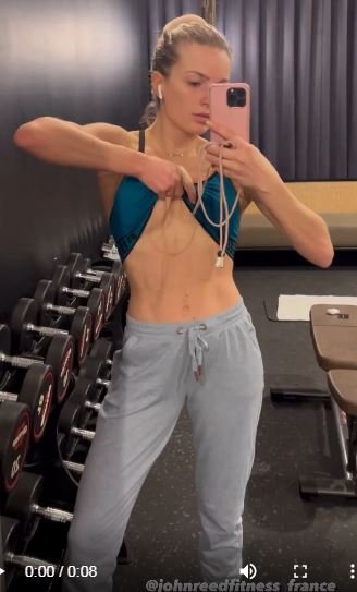 Fiona Deshayes Sexy 48.jpg