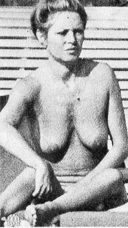 Brigitte Bardot Topless 14.jpg
