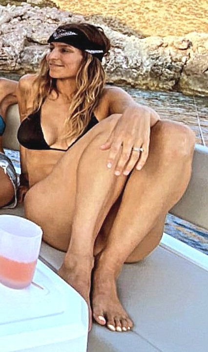 Laury-Thilleman-Feet-5961120.jpg