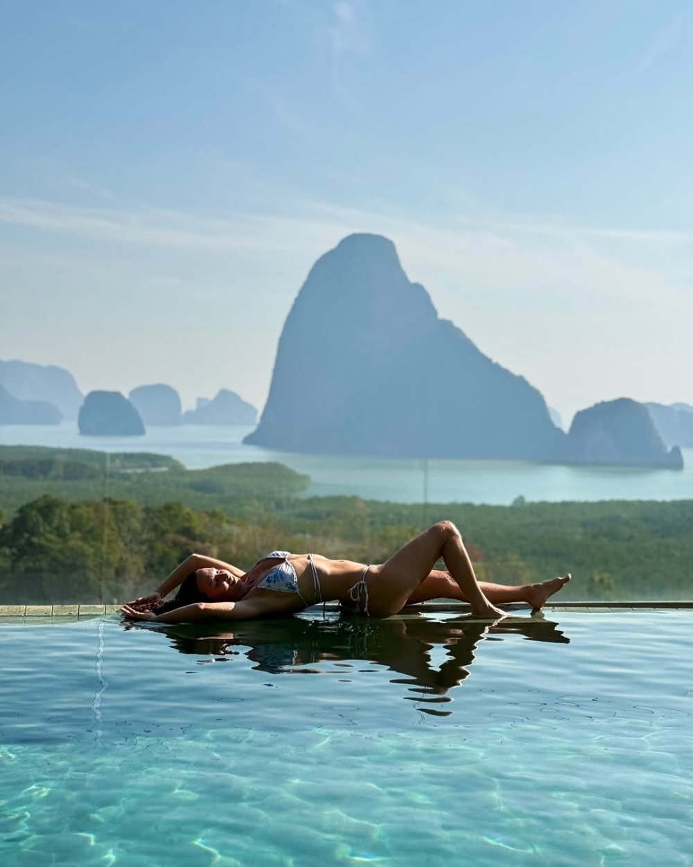 Emannuelle Rivassoux Sexy 43.jpg