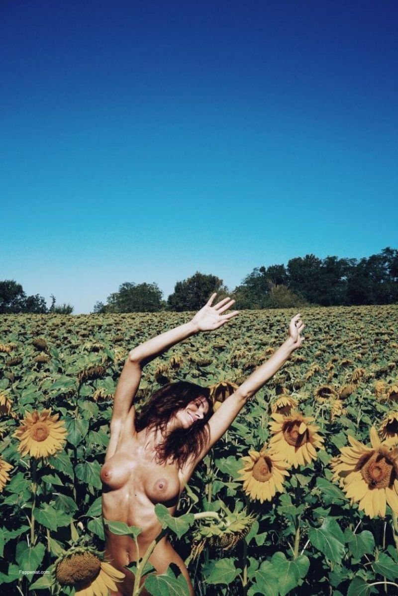 Andja Lorein S12 01.jpg