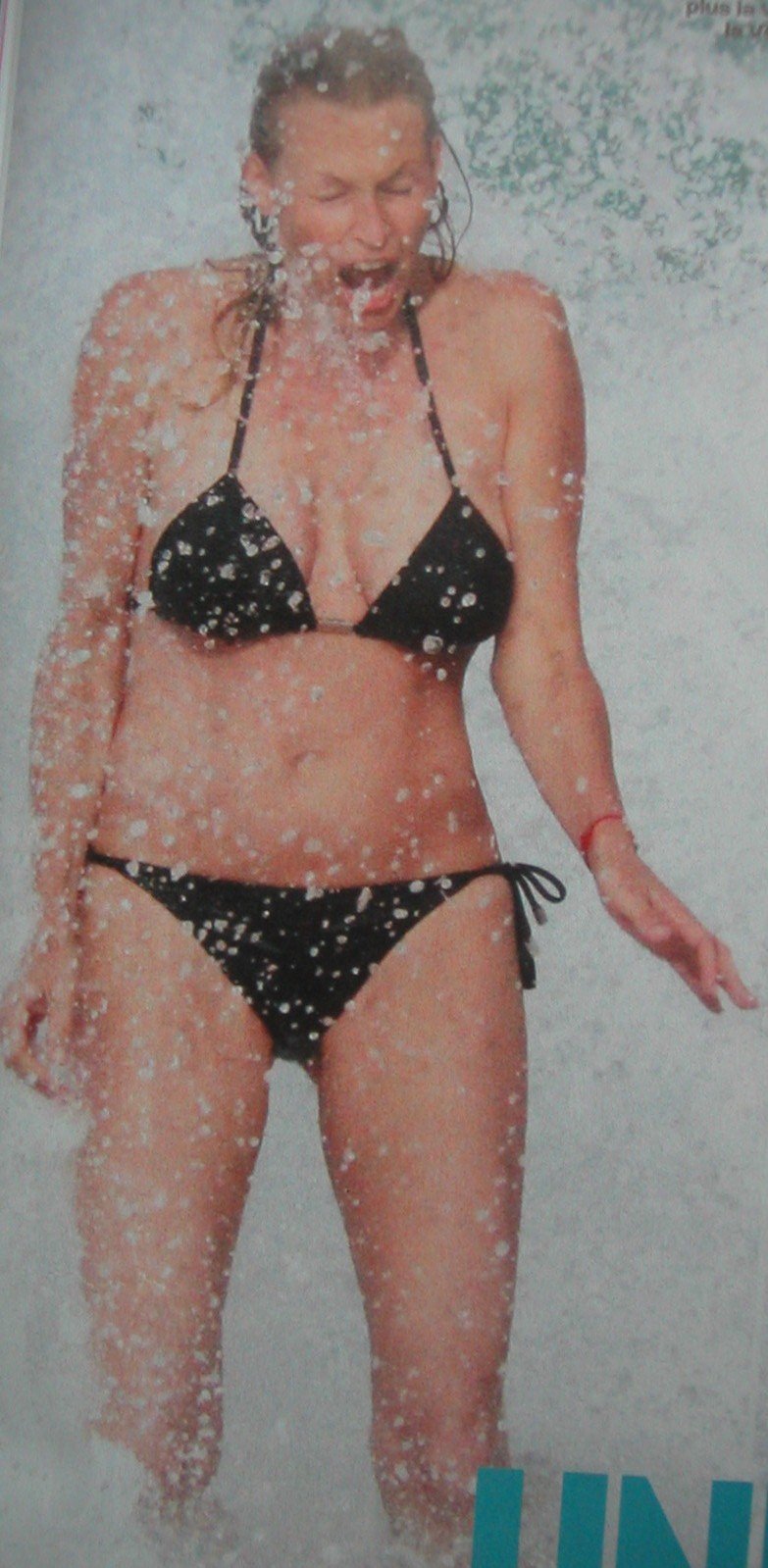 Estelle Lefebure Sexy 3.jpg