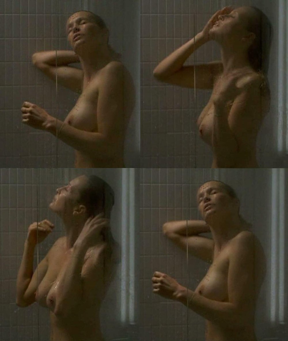 Estelle Lefebure Topless 32.jpg