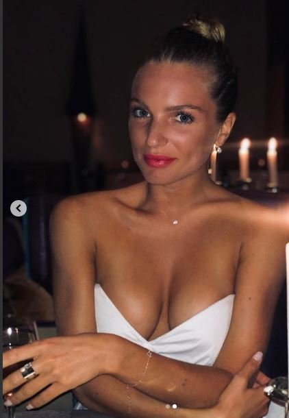 Fiona Deshayes Sexy 10.JPG