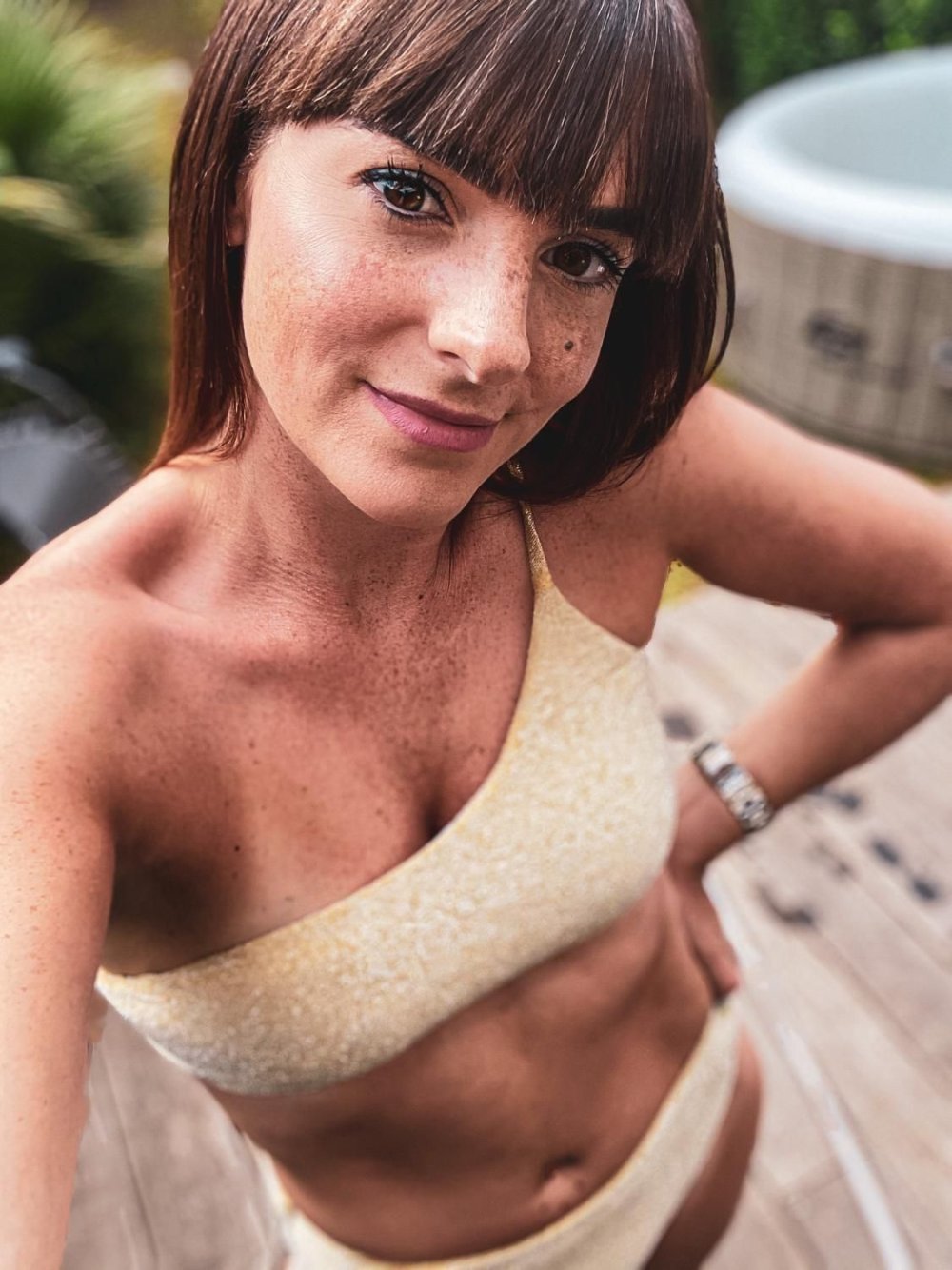 b241540d-fc4e-4aac-a713-06e119b7178c.jpg