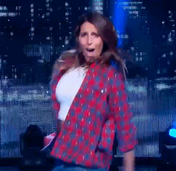 Laury_Thilleman_Vtep_sexy_gros_seins_danse_2.gif
