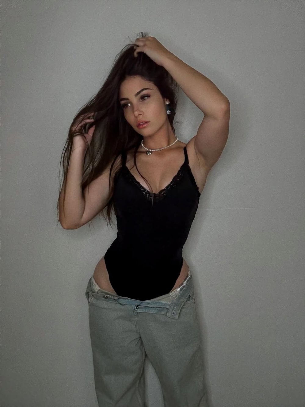 Unposted ❌ - Ma mère se cache dans toutes mes photos Commente « 👍 » si tu l’as trouvée ! #inst...jpg