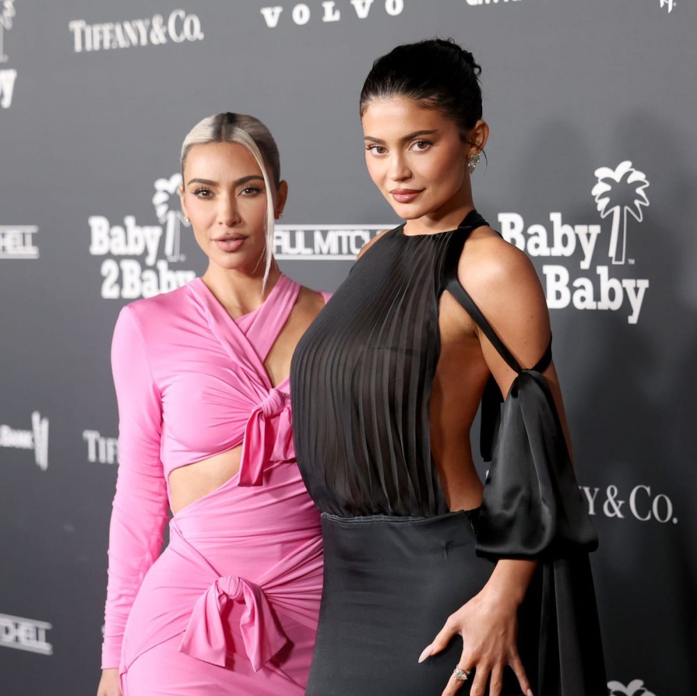 kim-kardashian-and-kylie-jenner-attend-the-2022-baby2baby-news-photo-1668350584.jpg