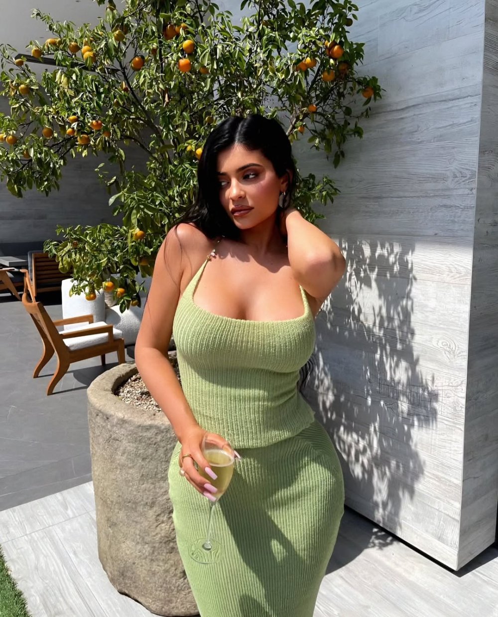 💚Follow us for more !@kyliejenner.heic (2).jpg