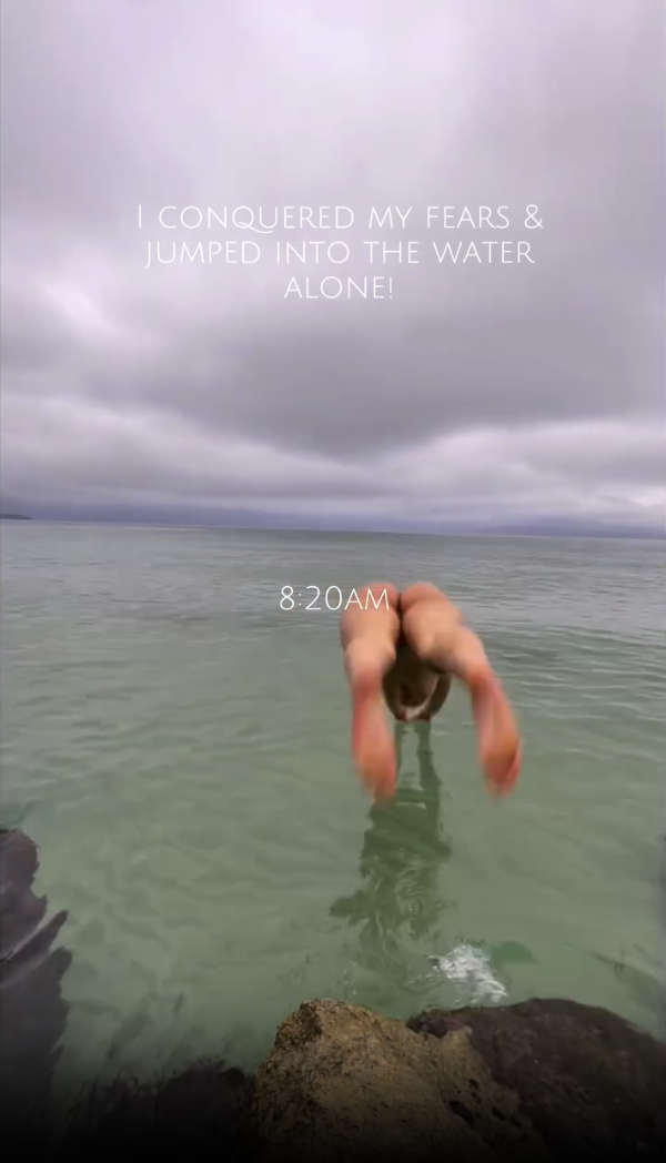 anna mallorca 3 topless.png