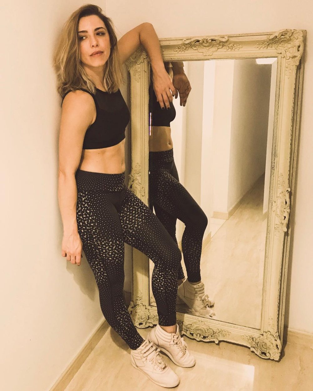 erikasanzmoreno_20180924_p_1875446833738652318_1_1875446833738652318.jpg