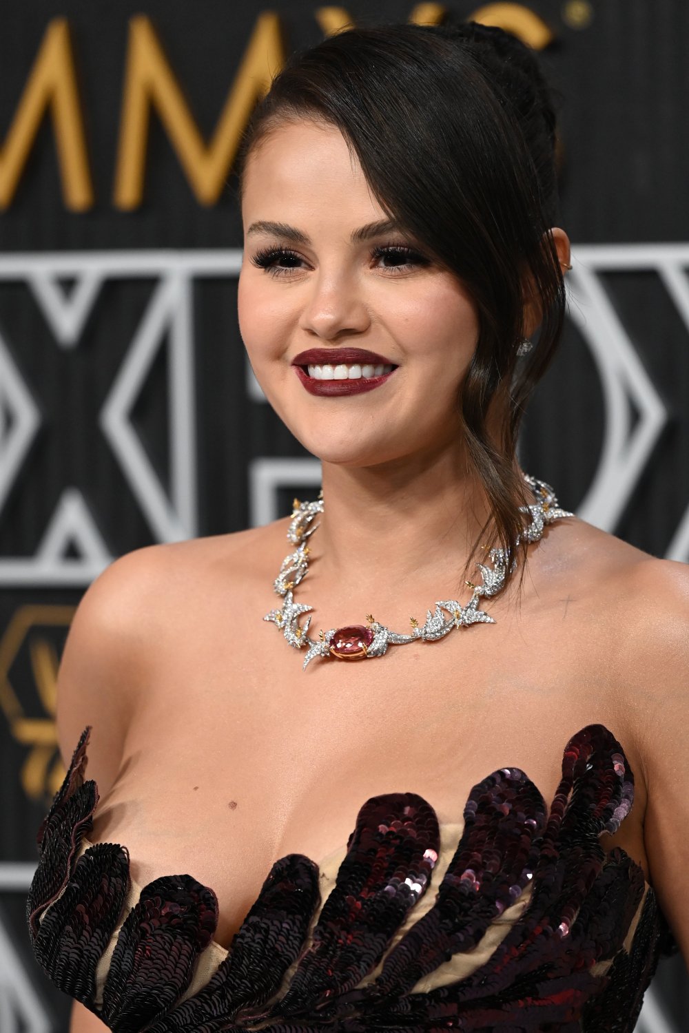 437972910_selena-33.jpg