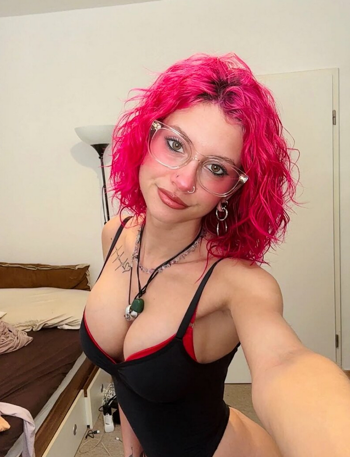 Melanie Jasmin (@jazzz_mel_x691.png