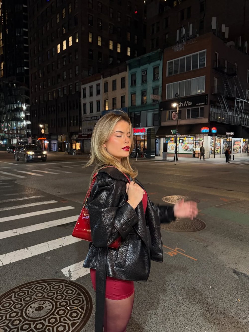 La tenue la plus sexy nini de mon dressing 🍎Ce soir cest girls night out pour notre dernière s...jpg