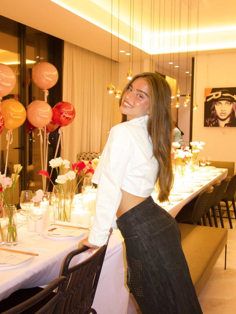 מרגישה בת מזל לחגוג יומולדת עם האנשים שאני הכיייייי אוהבת בעולםוכמובןןןן לחגוג גם את היציאה של...jpg