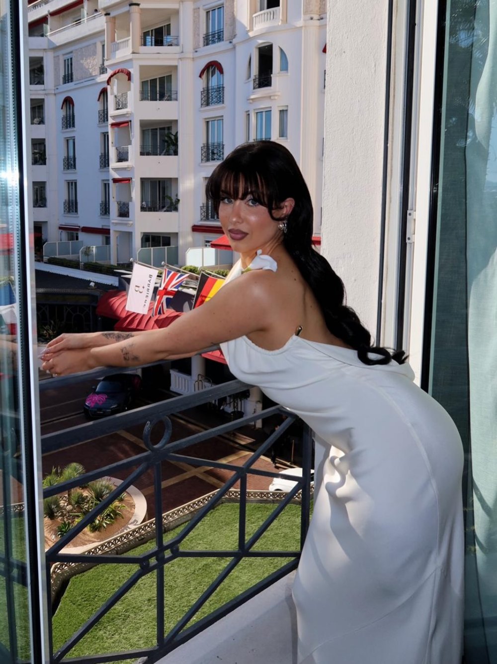 first white dress at @canneseries ✩j’étais obligée pour la dernière photo .. invitation @keras...jpg