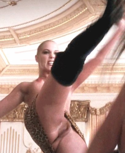 Elizabeth-Berkley-Nude-Pussy-Caught-on-a-Screen.jpg