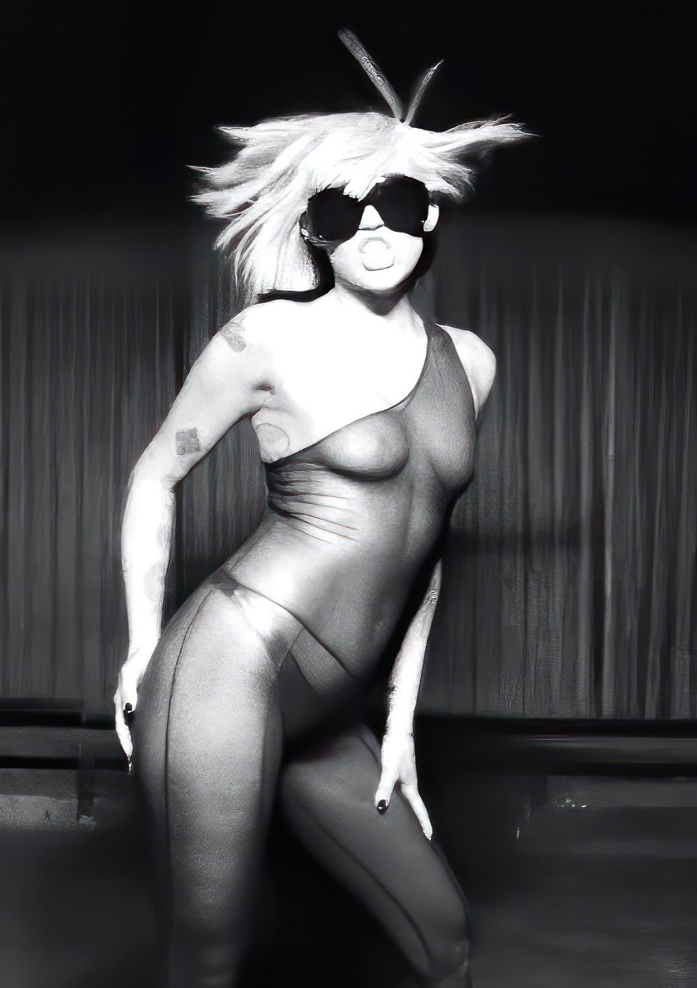 mileycyrus-attention017.jpg
