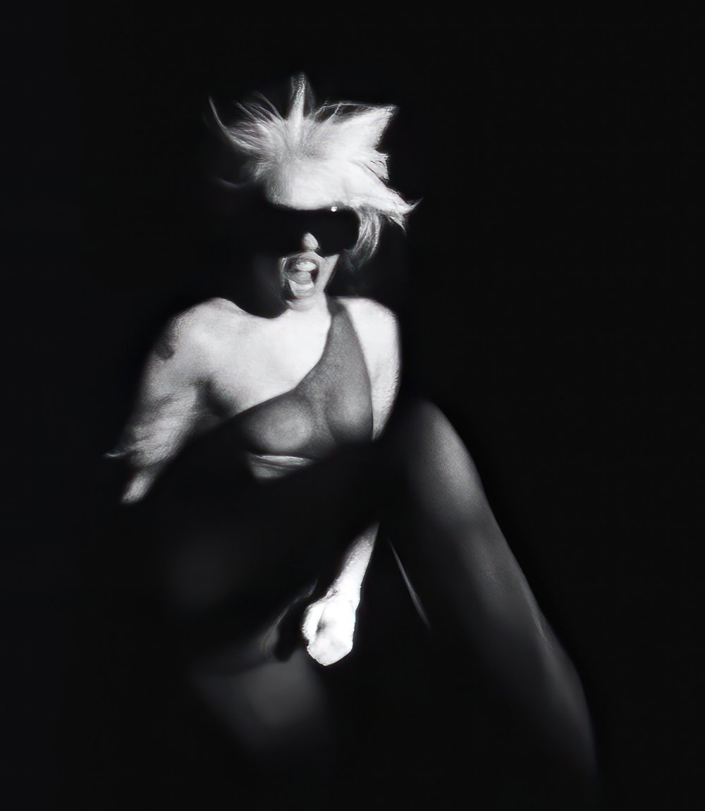 mileycyrus-attention010.jpg