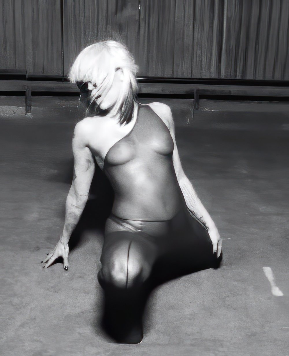 mileycyrus-attention007.jpg