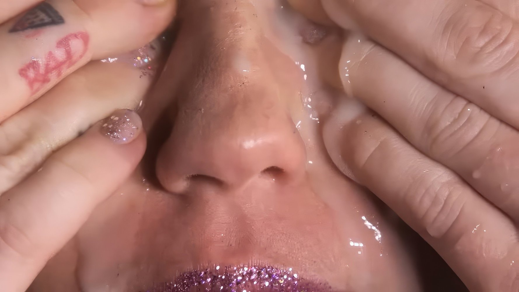 mileycyrus-doooit024.jpg
