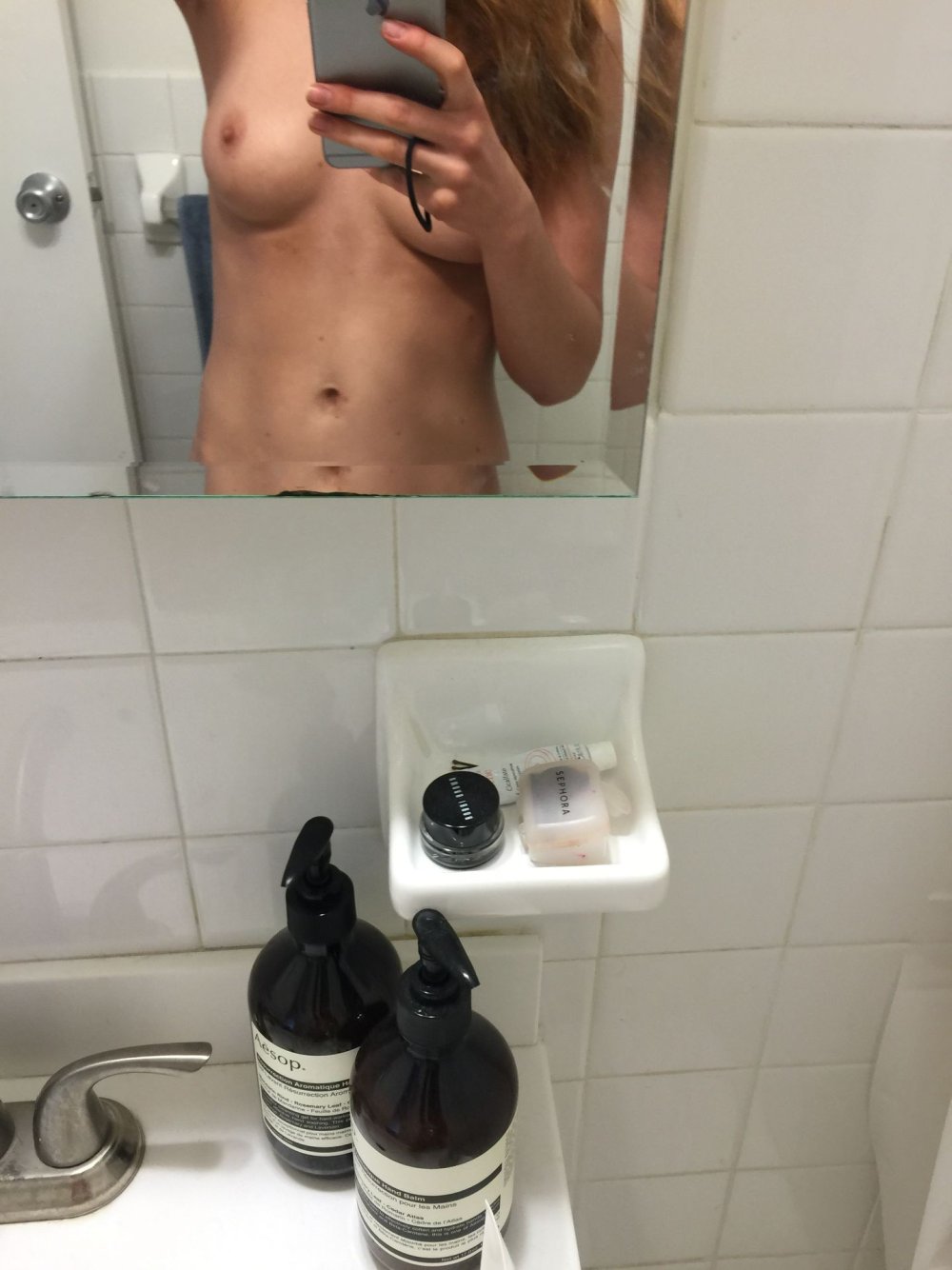 Bonnie-Wright-Nude-Leaks-15.jpeg