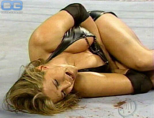 stephanie-mcmahon-nude-669273.jpg