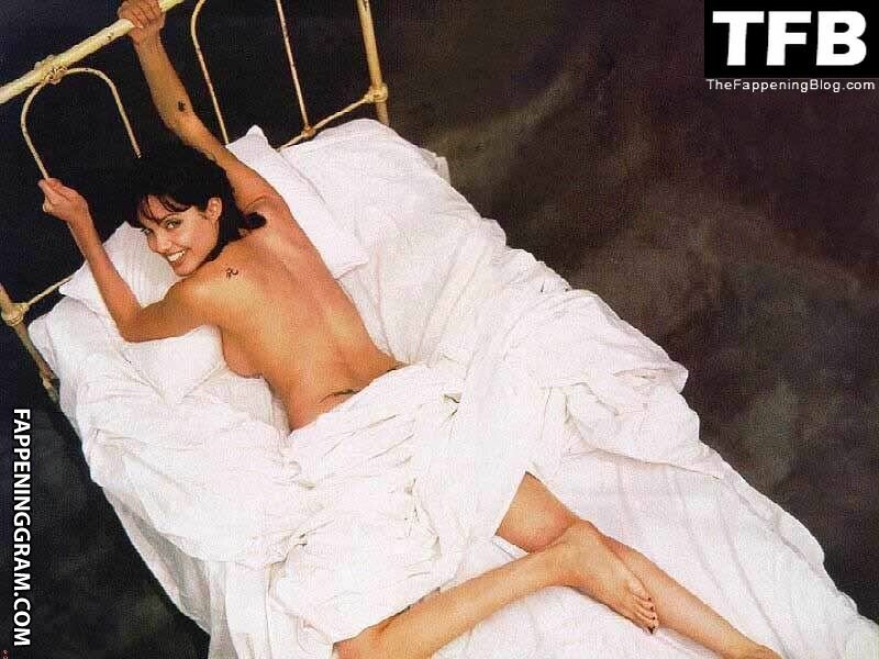 angelina-jolie-nude872.jpg