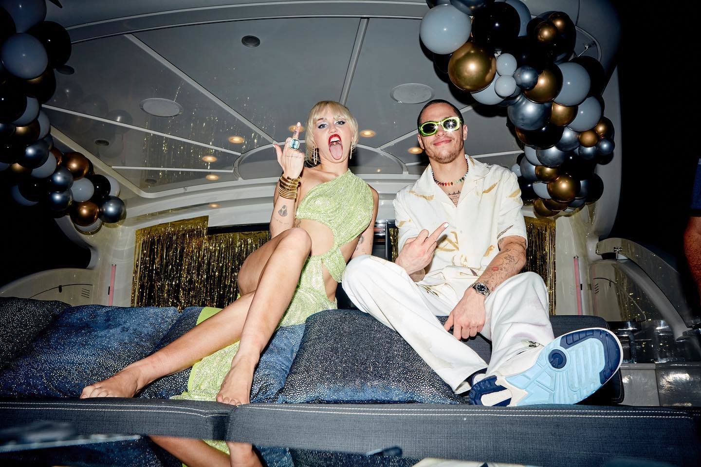 Miley-Cyrus-Feet-6213974.jpg