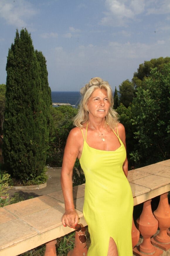 6648808-exclusif-rendez-vous-avec-caroline-mar-580x0-3.jpg