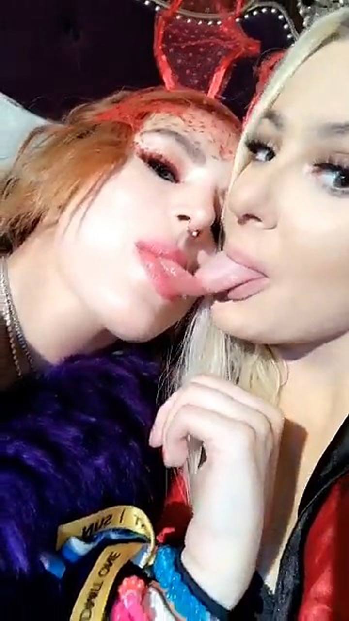 19-Bella-Thorne-Sexy-Braless-Lesbian_479317.jpg