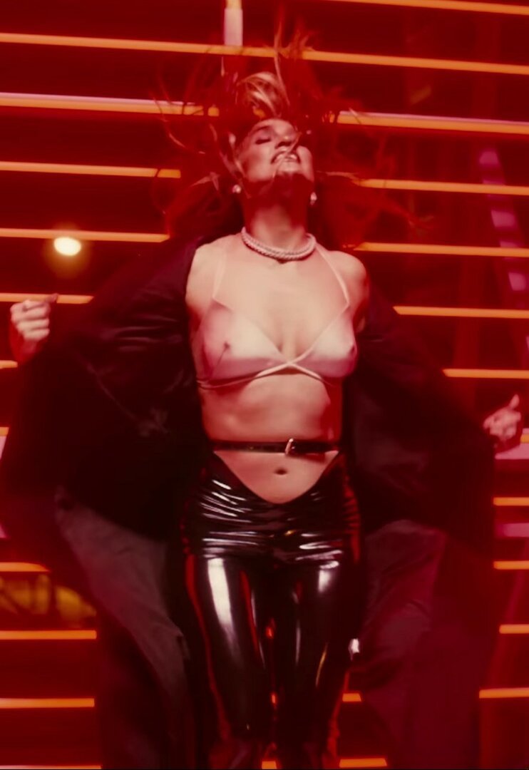 jennifer-lopez_1933.jpg
