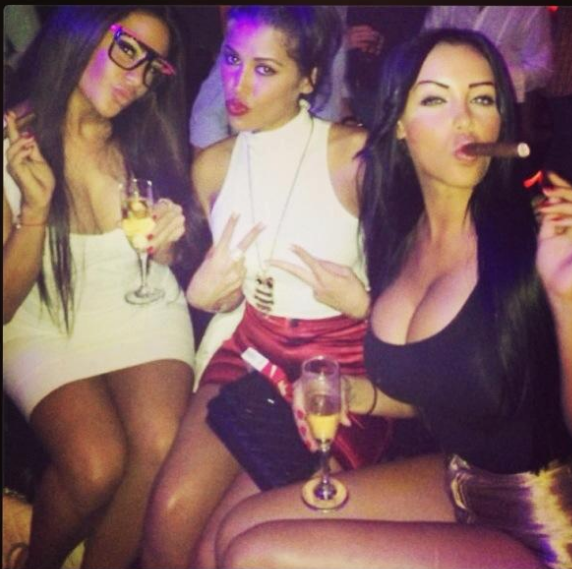 anges-tele-realite-nabilla-remballe-swag-coup-L-lPSUaM.png