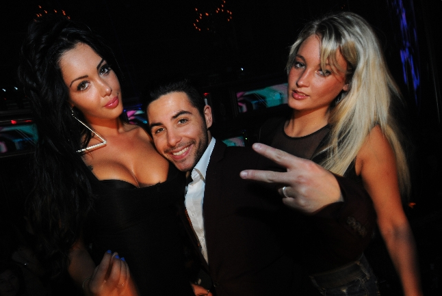 anges-5-nabilla-raconte-premiere-enerve-thoma-L-DZN6G1.png