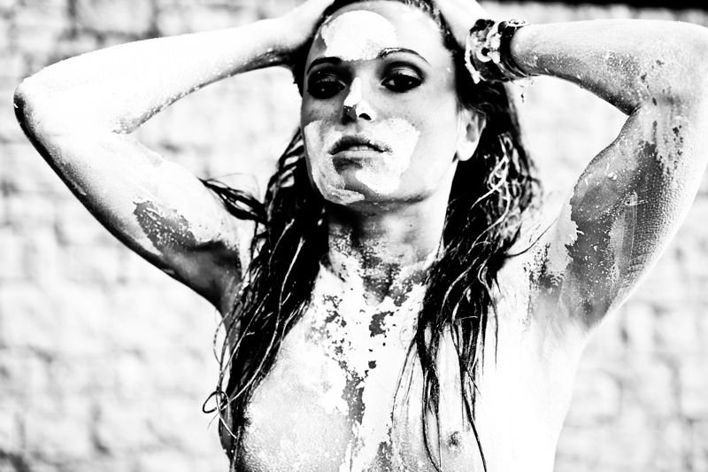 capucine-seins.jpg