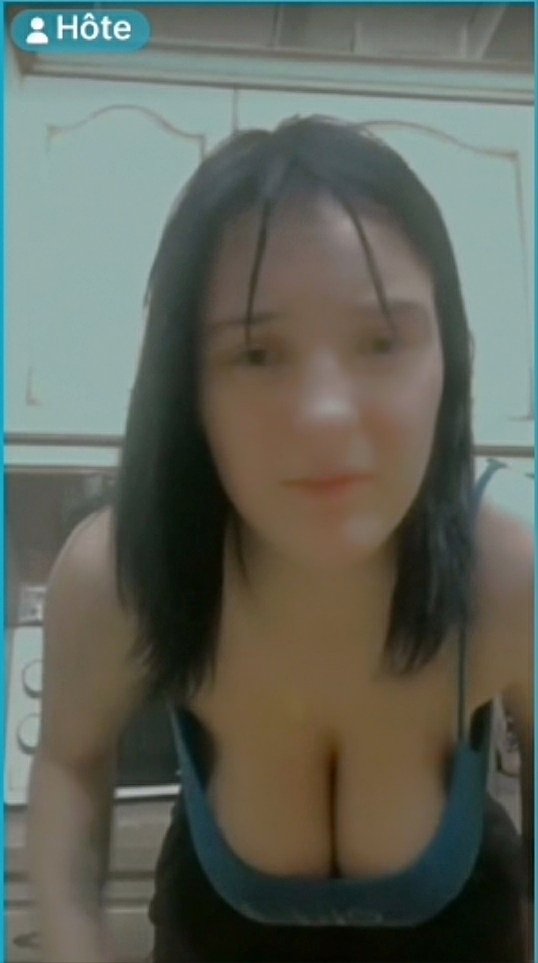 Screenshot_20240423_215626_com.mxtech.videoplayer.ad_edit_10572305650469.jpg