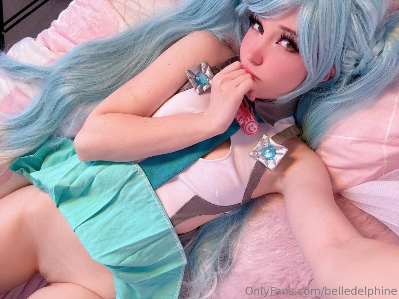 belle_delphine_nude_miku_cosplay_onlyfans_set_leaked-WWJLUO.jpg