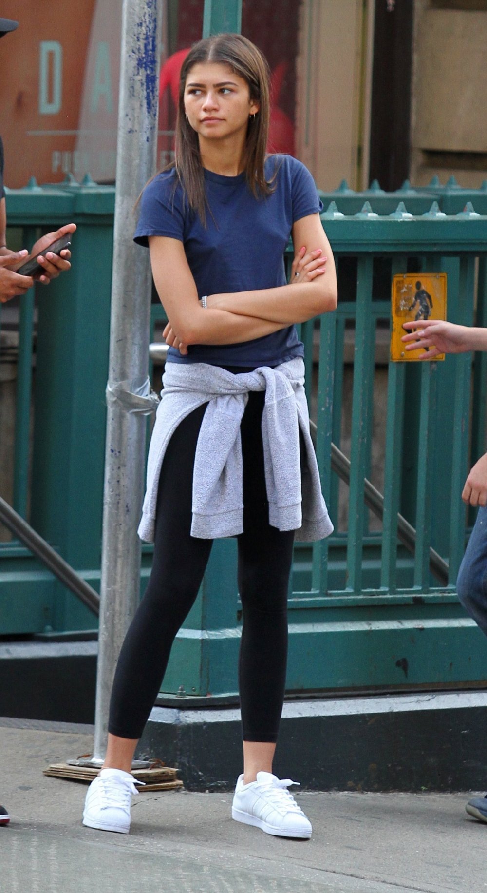 594b23fd71ee7_zendaya210617BZNimage105.jpg.27fe385fcbda9dd1b63e26f754e1aa21.jpg