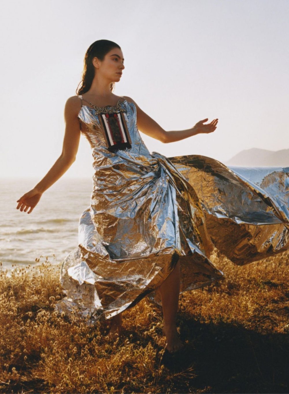 lorde-in-vogue-magazine-october-2021-2.jpg