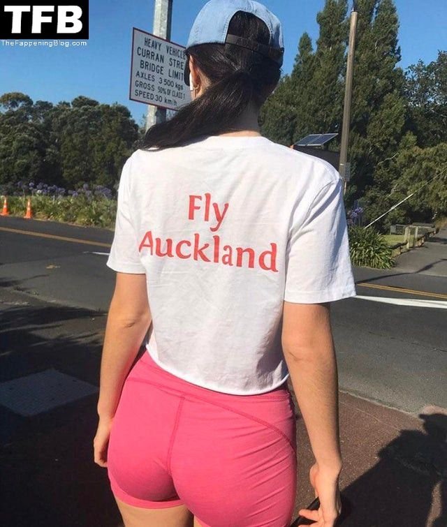 lorde-private-photo-11206-thefappeningblog.com_.jpg