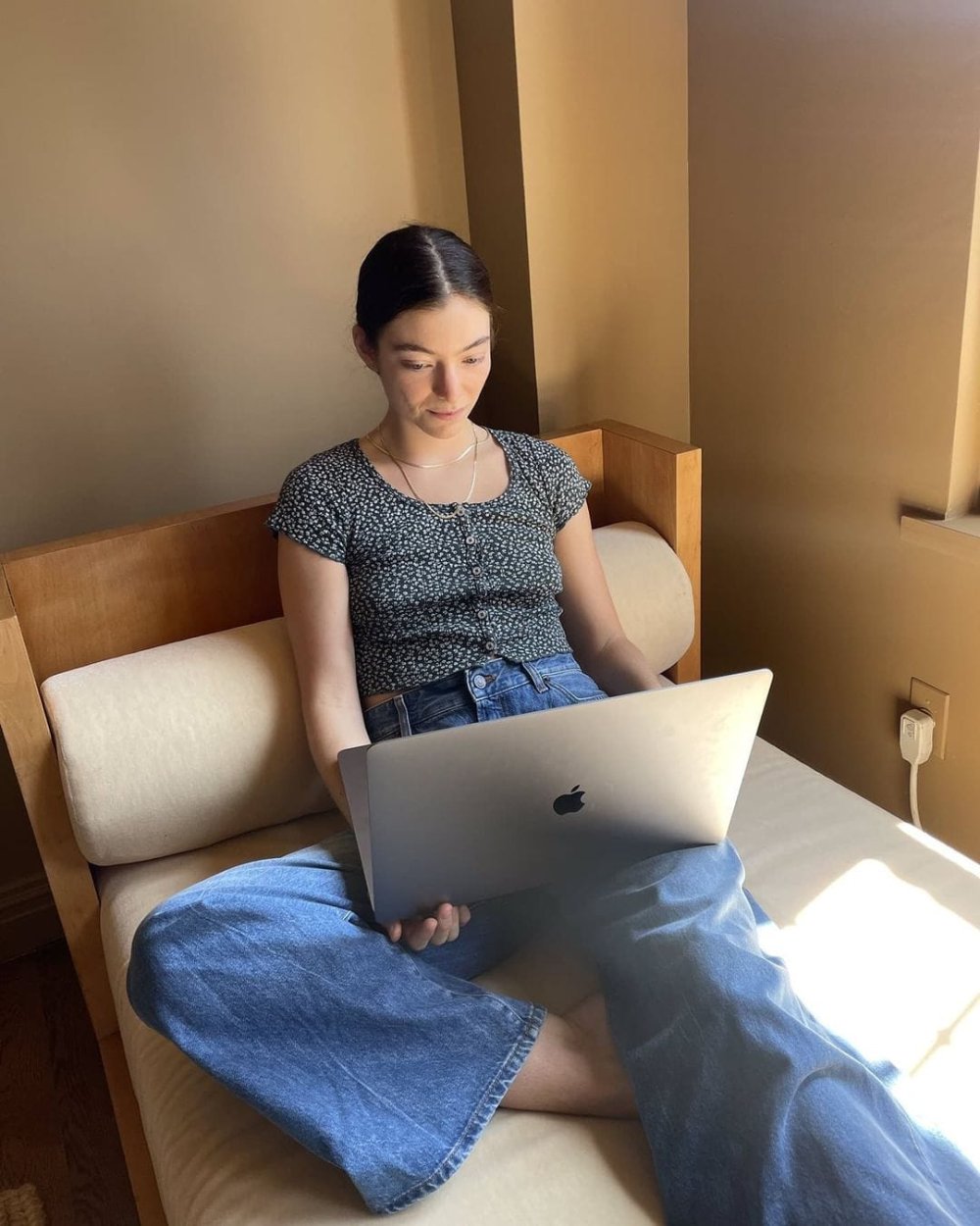 1080full-lorde1.jpg