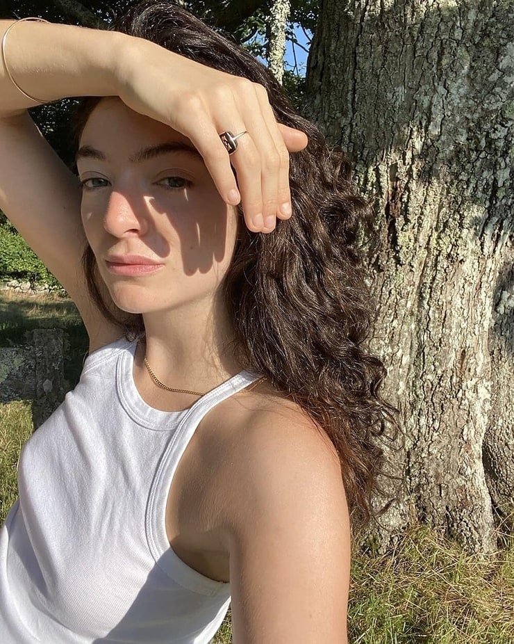 740full-lorde0.jpg