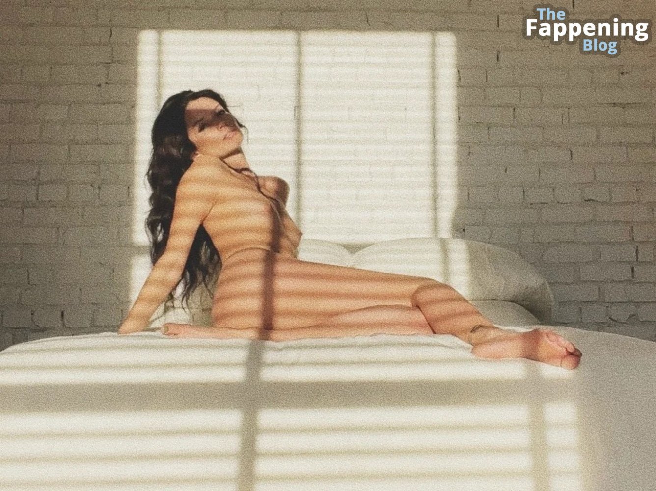 Alice-Greczyn-Nude-Sexy-Playboy-The-Fappening-Blog-7.jpg