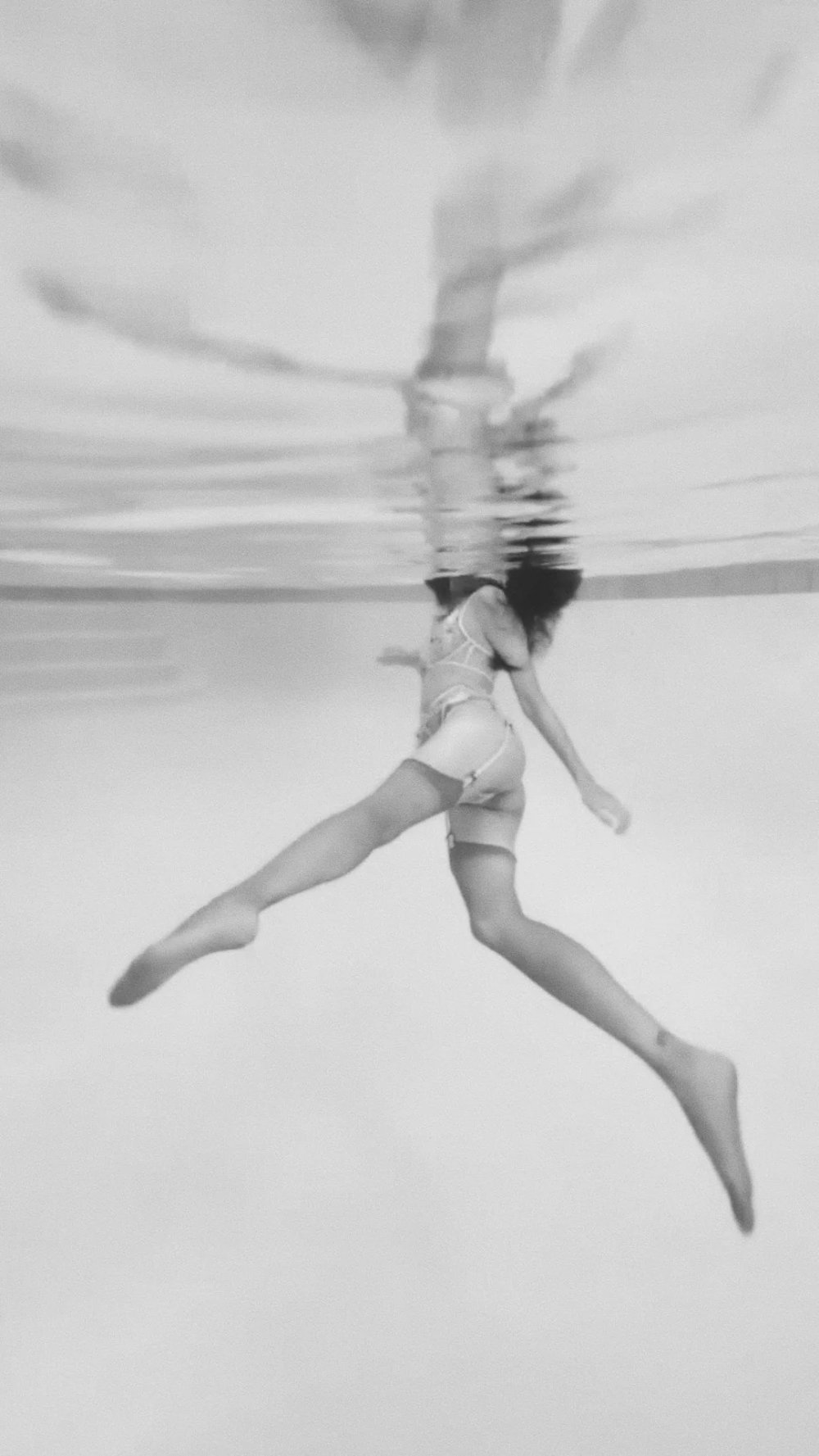 lingerie-in-liquid-v0-p06x4gffcqdb1.jpg