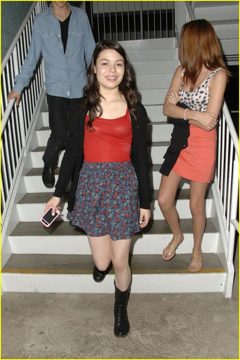 Haley-Ramm-Feet-402566.jpg